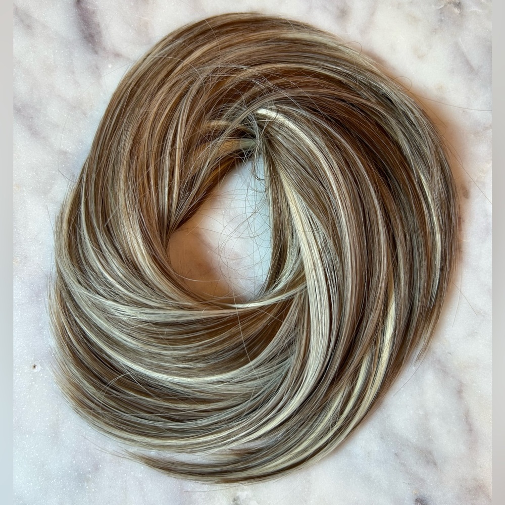 JuvaBun Honey brown/ Blond hair bun extensions